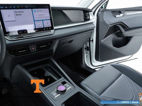 Used 2025 Volkswagen Tiguan SE w/ Panoramic Sunroof Package AWD/4WD image 23