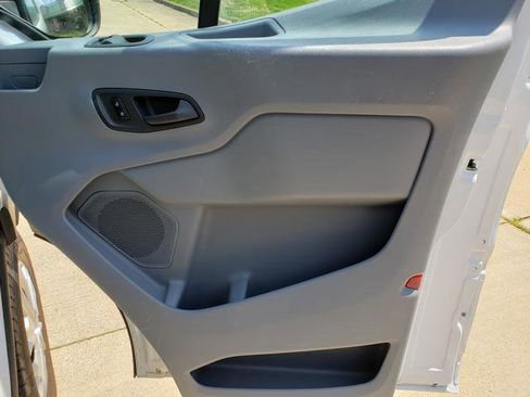 Used 2015 Ford Transit 350 XLT image 17