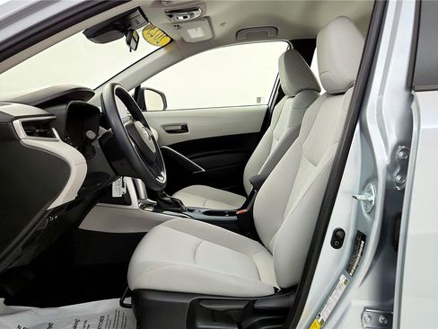 Certified 2023 Toyota Corolla Cross L image 33