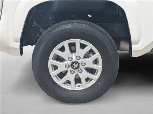 Certified 2024 Toyota Tacoma SR5 w/ SR5 Upgrade Package AWD/4WD image 21