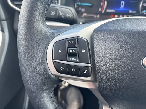 Used 2022 Ford Explorer XLT w/ Equipment Group 202A image 21