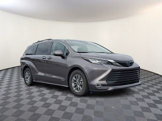 Used 2021 Toyota Sienna XLE AWD/4WD video 1