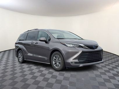 Used 2021 Toyota Sienna XLE