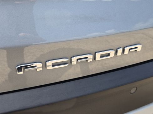 Used 2023 GMC Acadia SLE w/ Driver Convenience Package FWD image 8