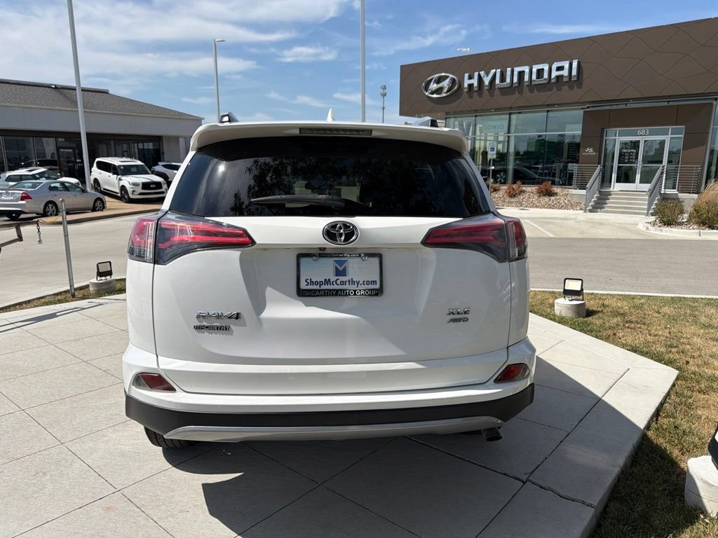 Used 2017 Toyota RAV4 XLE w/ Carpet Mat Package AWD/4WD image 4