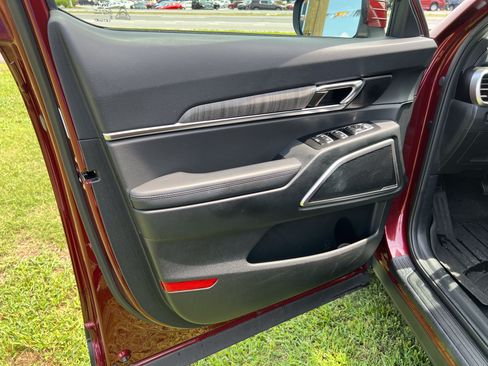 Used 2024 Kia Telluride EX w/ EX Captain's Chair Package AWD/4WD image 16