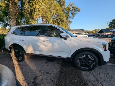 Used 2025 Kia Telluride EX image 25