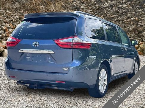 Used 2017 Toyota Sienna Limited Premium AWD/4WD image 2
