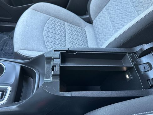 Used 2024 Chevrolet Equinox LT image 32