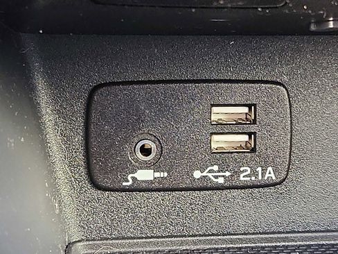 Used 2022 Subaru Forester Limited image 24