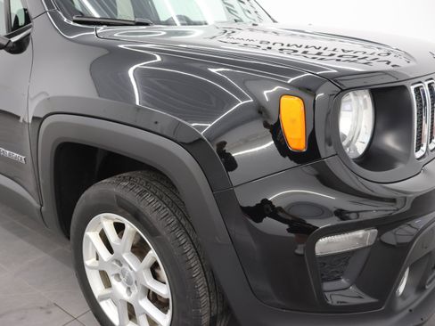 Used 2019 Jeep Renegade Latitude AWD/4WD image 23