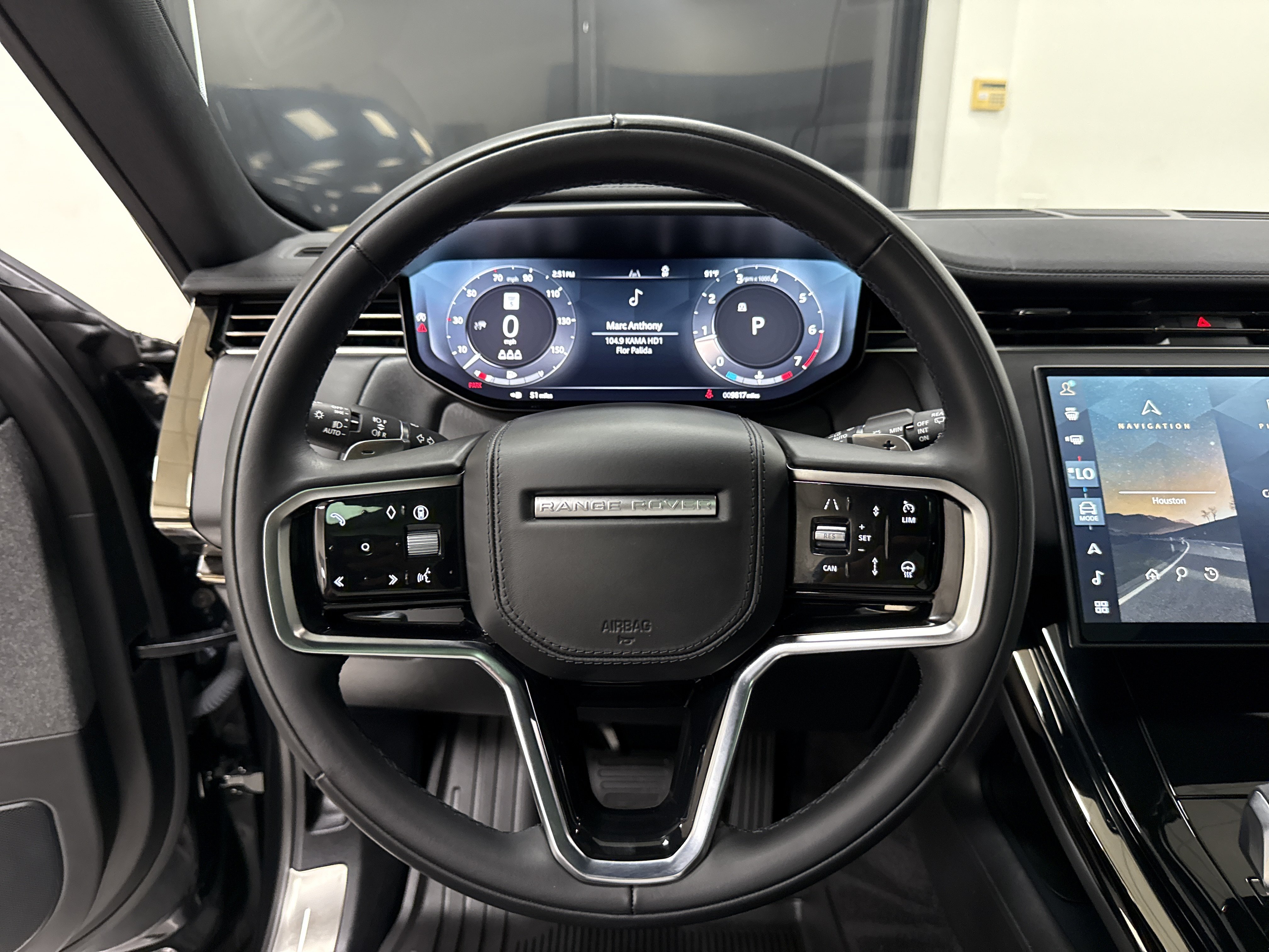Used 2025 Land Rover Range Rover Sport SE AWD/4WD image 18