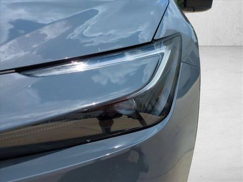 Certified 2024 Toyota Prius XLE FWD image 9