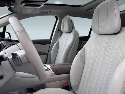 Certified 2023 Mercedes-Benz EQS 580 4MATIC SUV image 5