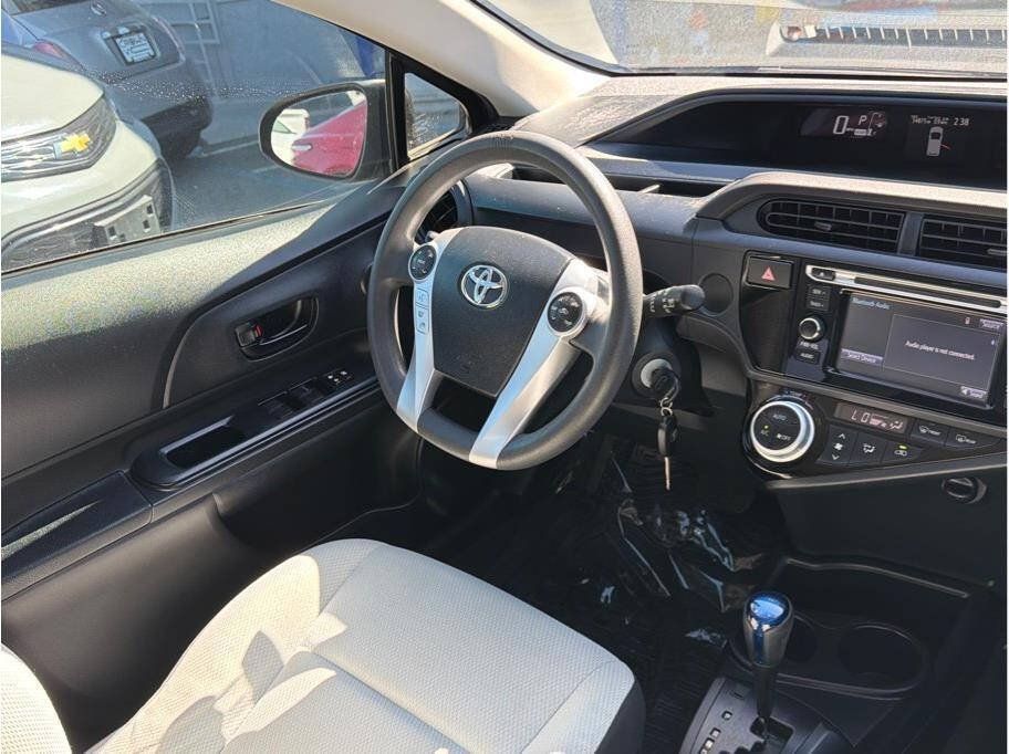 Used 2015 Toyota Prius C One FWD image 5