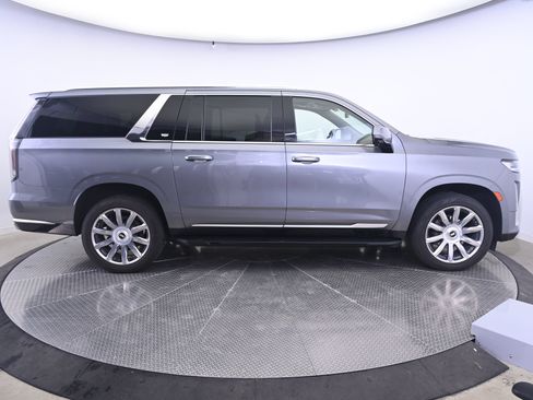 Used 2022 Cadillac Escalade ESV Premium Luxury Platinum AWD/4WD image 8