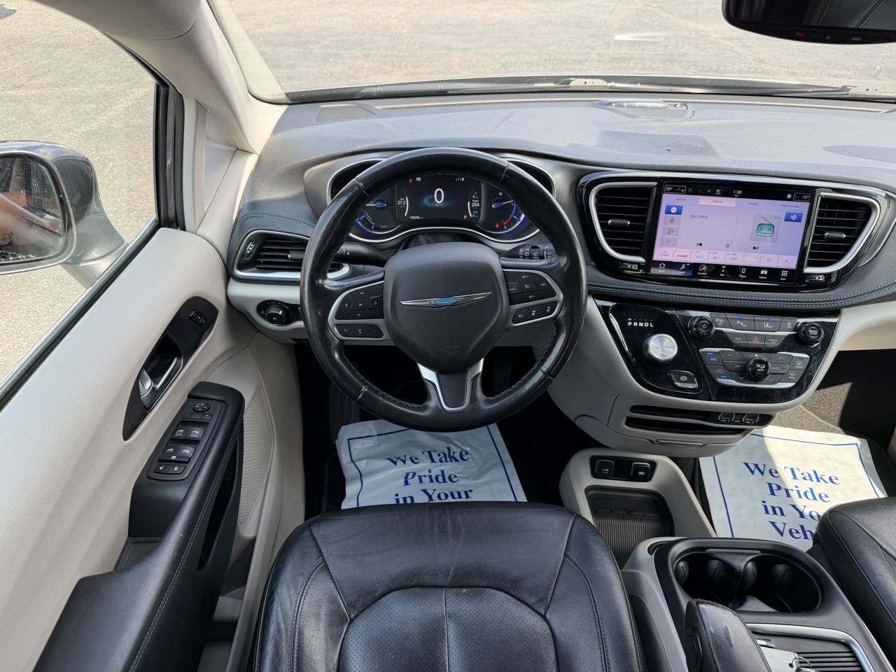 Used 2021 Chrysler Pacifica Touring-L FWD image 15