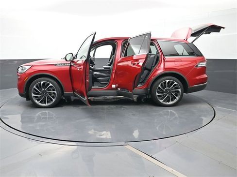 Used 2021 Lincoln Aviator Reserve w/ Equipment Group 202A image 27