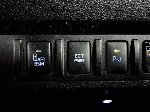 Used 2016 Toyota Tacoma TRD Sport image 14