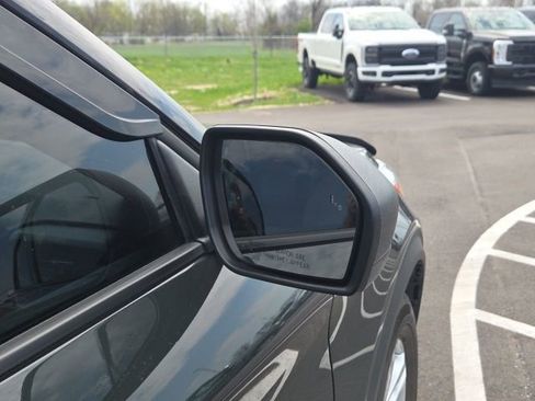 Used 2023 Ford Explorer XLT RWD image 6