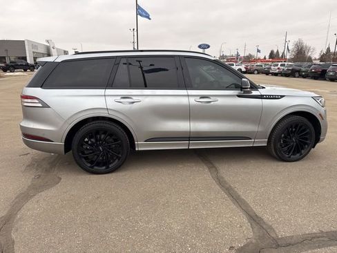 Used 2024 Lincoln Aviator Reserve w/ Jet Package image 11