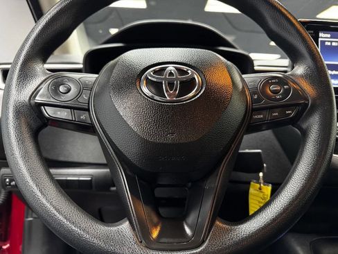 Used 2022 Toyota Corolla LE FWD image 23