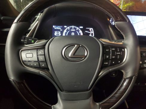 Used 2020 Lexus ES 350 w/ Premium Package image 17