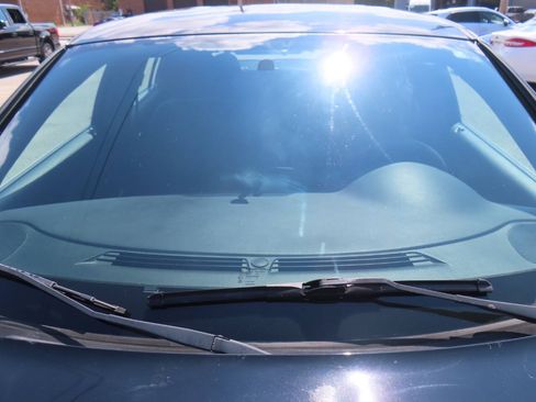 Used 2013 Chrysler 200 LX FWD image 33