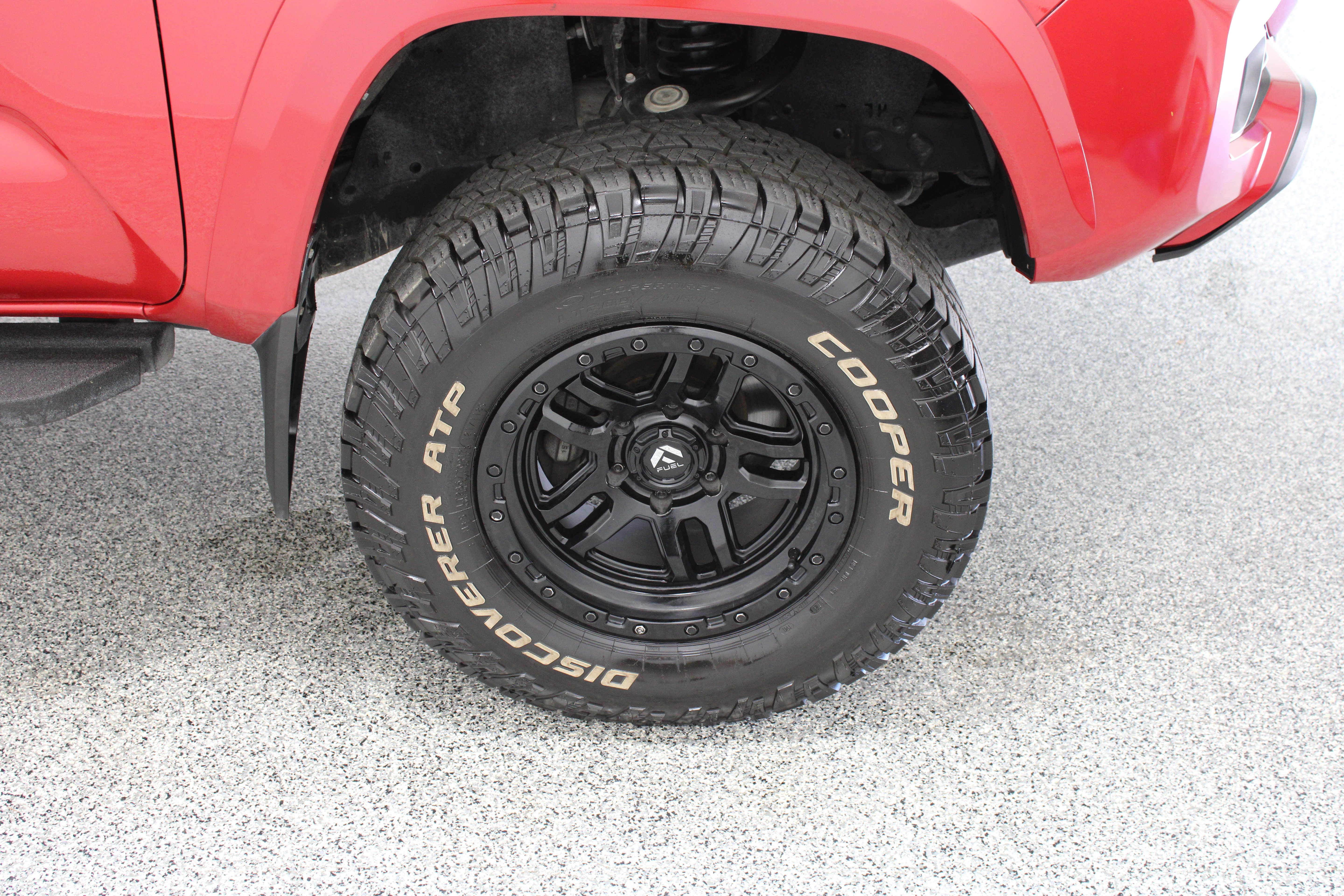 Used 2021 Toyota Tacoma SR5 AWD/4WD image 5