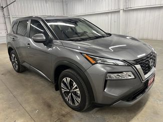 Used 2023 Nissan Rogue SV image 1