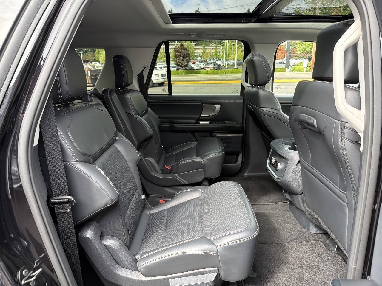 Used 2025 Ford Expedition Max Platinum AWD/4WD image 27