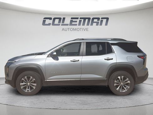 Used 2025 Chevrolet Equinox LT w/ Convenience Package II FWD image 2