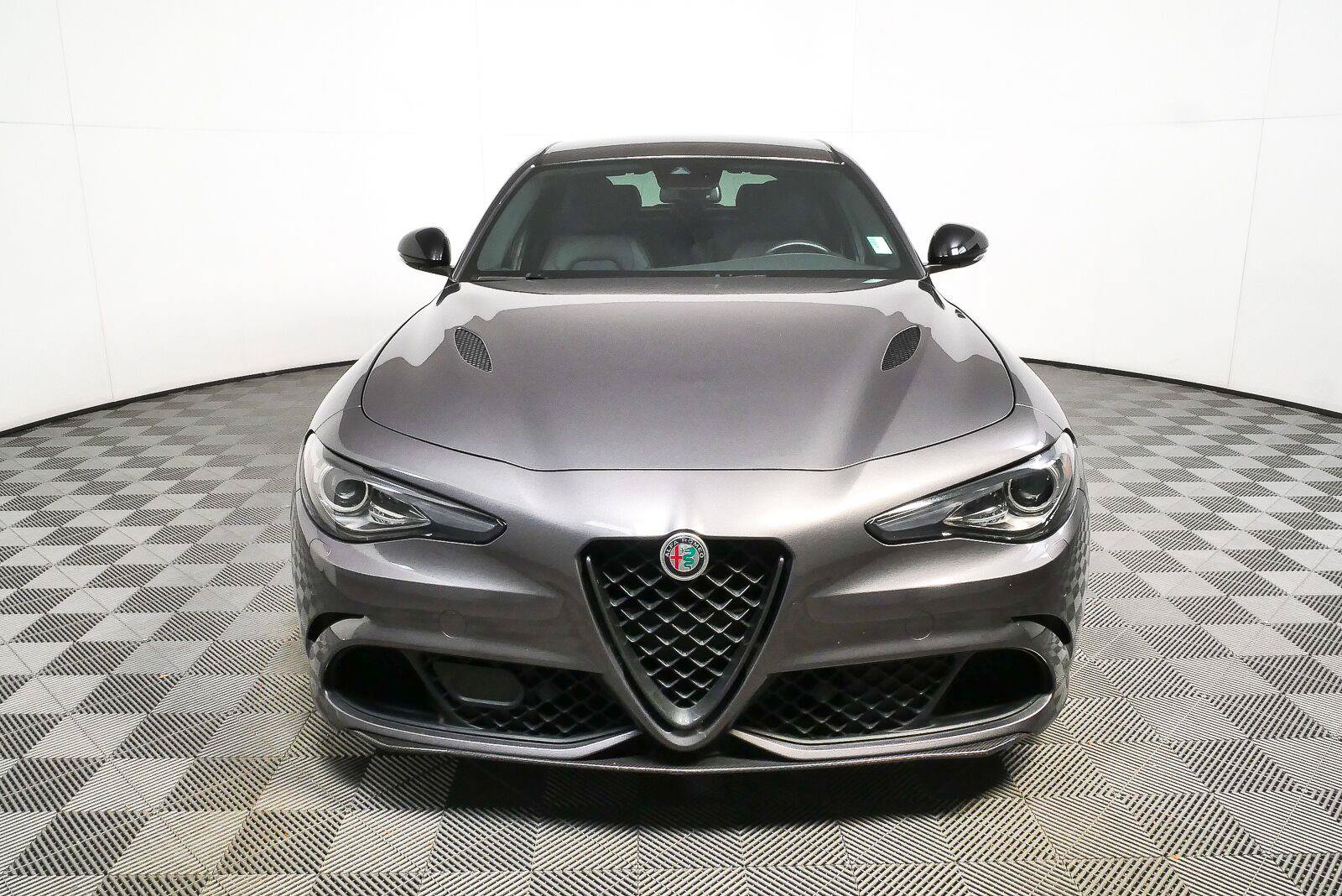 Used 2023 Alfa Romeo Giulia Quadrifoglio RWD image 36