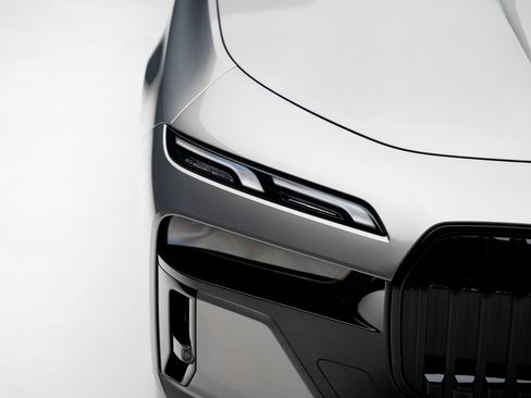 Used 2023 BMW 740i RWD image 12