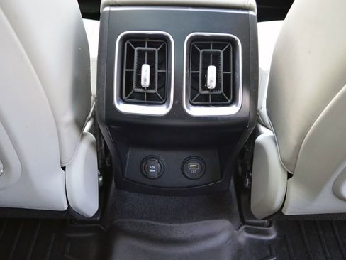 Used 2021 Kia Sorento S w/ Panoramic Sunroof Package image 30