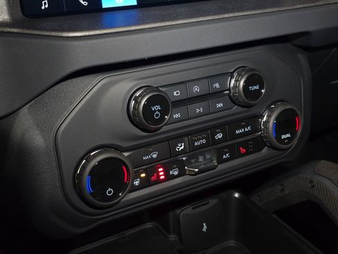 New 2025 Ford Bronco Badlands image 27