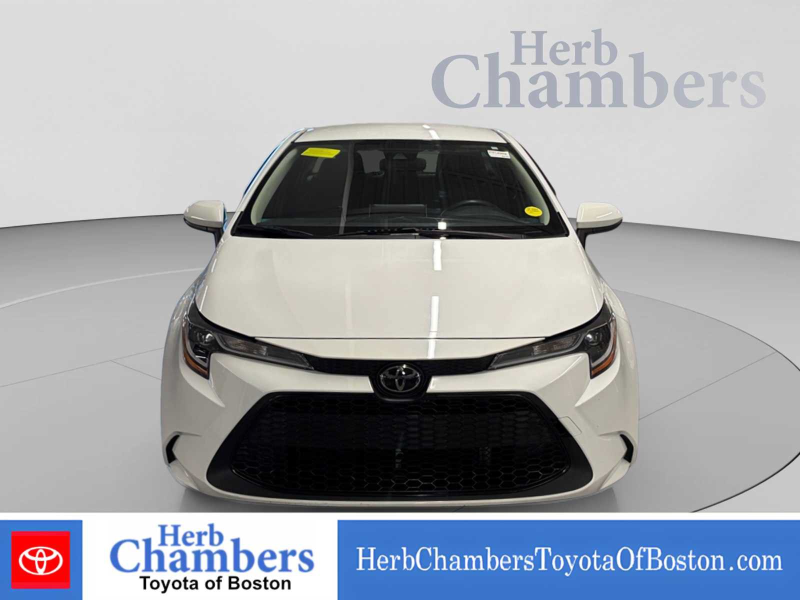 Used 2020 Toyota Corolla LE FWD image 2