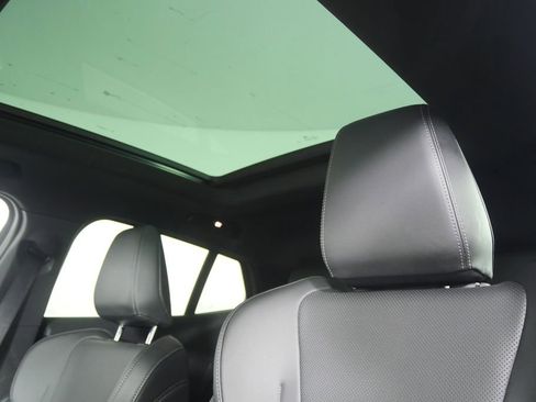 Certified 2025 BMW X2 xDrive28i w/ Premium Package image 11