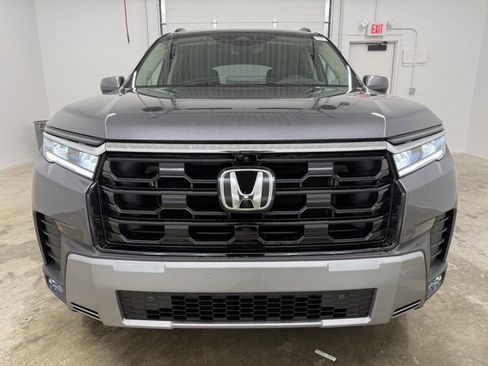 New 2026 Honda Pilot Touring image 2