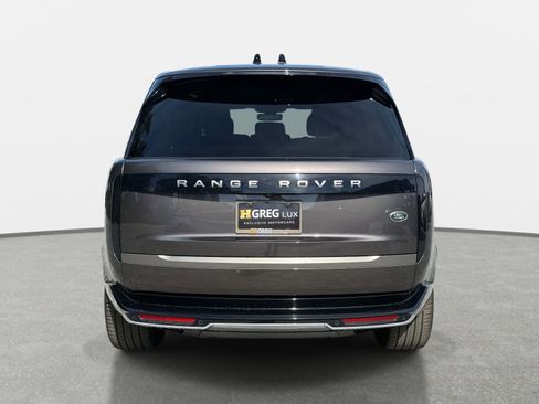Used 2022 Land Rover Range Rover Long Wheelbase SE image 4