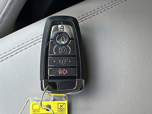 Used 2025 Lincoln Corsair FWD image 24