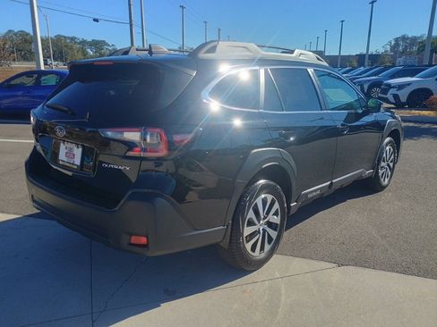 Certified 2023 Subaru Outback Premium image 5