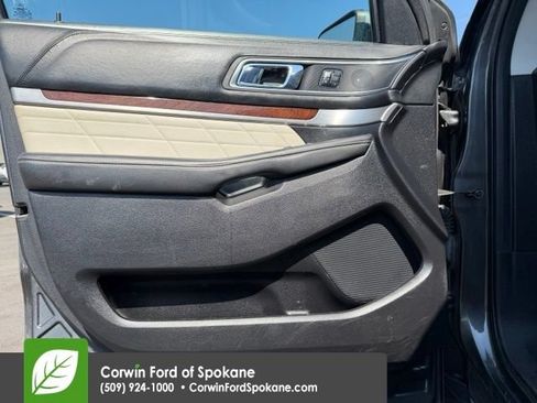 Used 2016 Ford Explorer Platinum AWD/4WD image 21