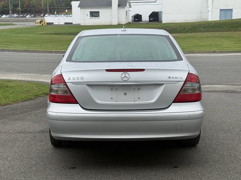 Used 2009 Mercedes-Benz E 350 4MATIC Sedan image 6