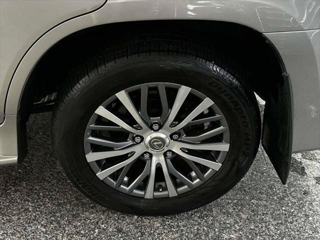 Used 2018 Lexus LX 570 4WD image 11