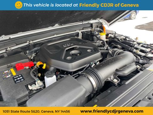 Used 2025 Jeep Wrangler Sahara image 24