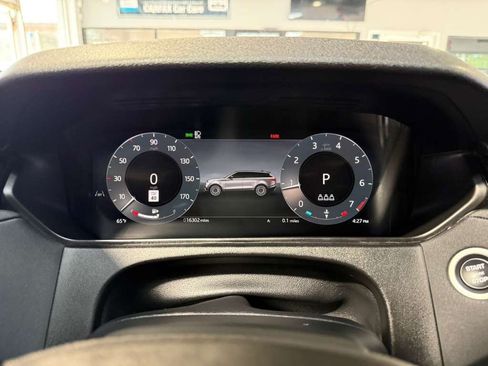 Used 2025 Land Rover Range Rover Velar Dynamic SE AWD/4WD image 12