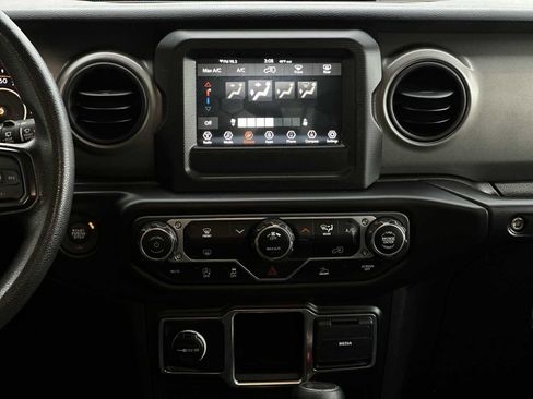 Used 2023 Jeep Wrangler Unlimited Sport image 16