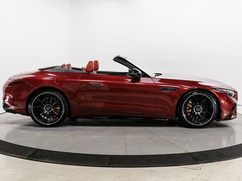 Used 2022 Mercedes-Benz SL 63 AMG 4MATIC w/ AMG Aerodynamic Package image 36