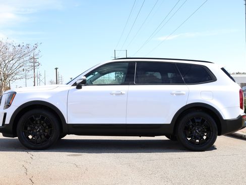 Used 2022 Kia Telluride EX w/ EX Premium Package image 3